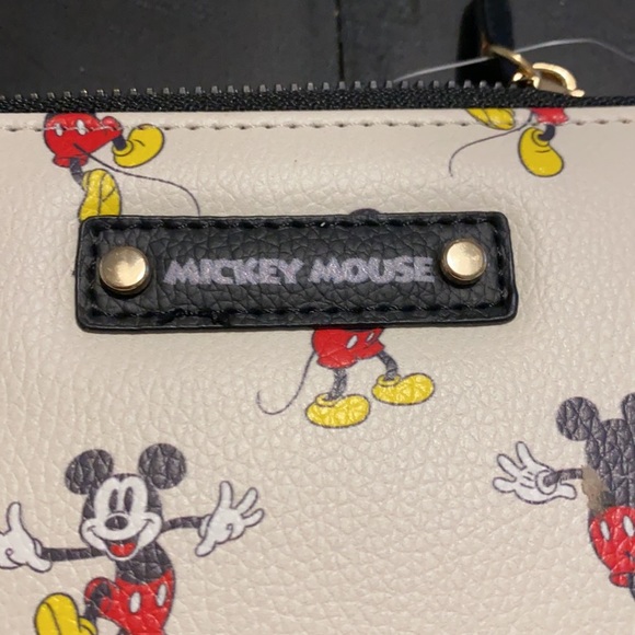 😍Disney Mickey Mouse Wallet Brand New With Tags!! - Picture 4 of 8
